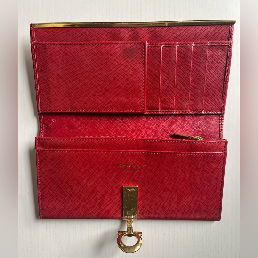 Salvatore Ferragamo Gancini Continental Red Leather Wallet - Picture 7 of 7